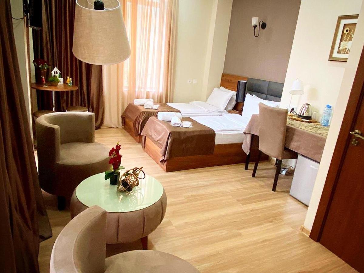 Hotel Terrace Tbilisi Esterno foto