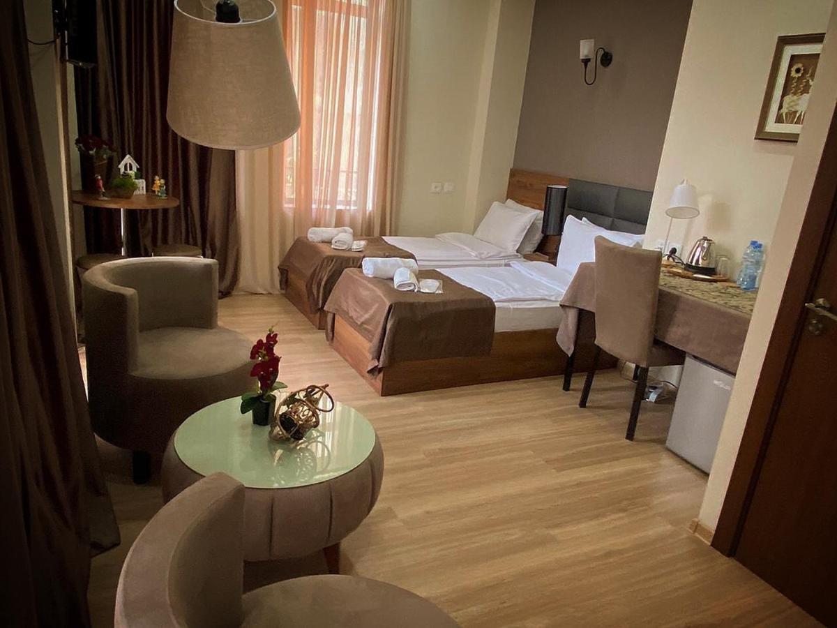 Hotel Terrace Tbilisi Esterno foto